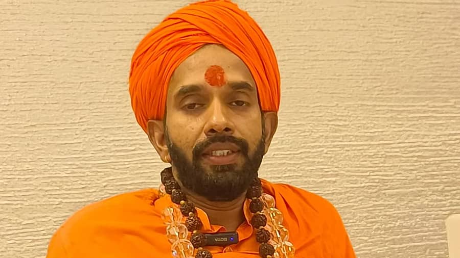 <div class="paragraphs"><p>ಬ್ರಹ್ಮಶ್ರೀ ನಾರಾಯಣಗುರು ಶಕ್ತಿಪೀಠದ ಪ್ರಣವಾನಂದ ಸ್ವಾಮೀಜಿ</p></div>